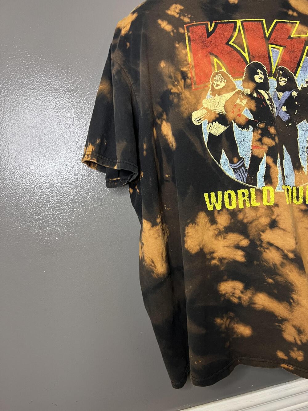 KISS Shirt Mens 2XL Black Bleach Tie Dye World Tour '77 Graphic Band Tee Rock - Picture 3 of 7